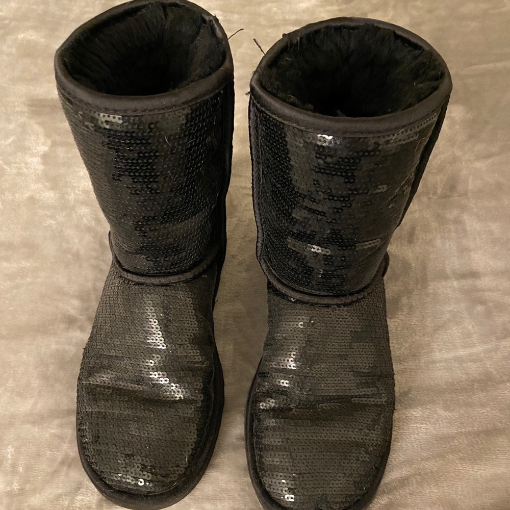 Short black sequins UGG boots